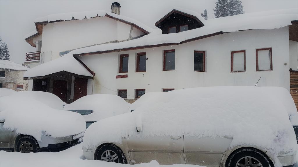 Kris Guesthouse Stoykite Exterior photo