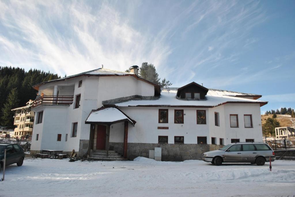 Kris Guesthouse Stoykite Exterior photo